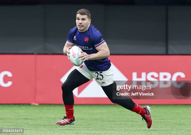 Antoine Dupont of France runs up field in their match against USA during day one of the HSBC World Rugby Sevens Series - Vancouver at BC Place on...