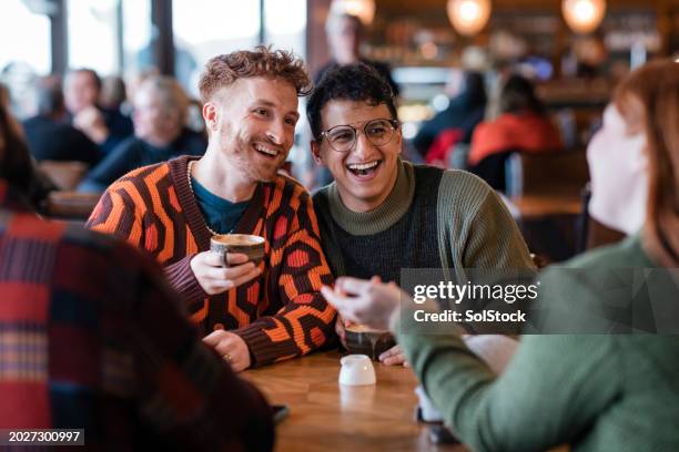 meeting friends at the weekend - refreshment break stock pictures, royalty-free photos & images