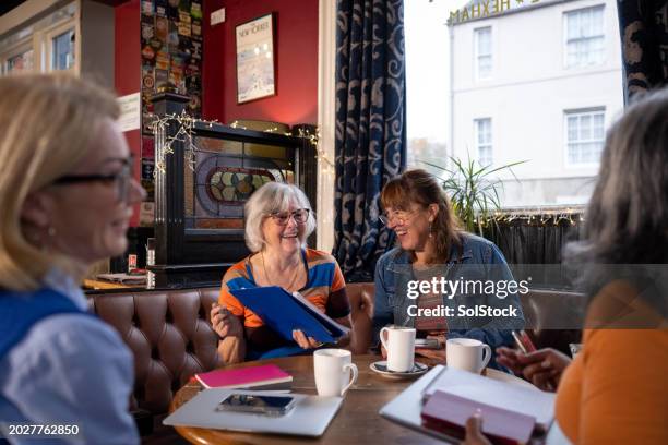 women at work in a pub/restaurant - persian restaurant stock pictures, royalty-free photos & images