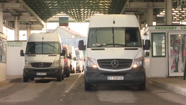 UKR: Ukrainian Carriers Blocked The Checkpoints In Response To The Blocking Of The Border By Polish Demonstrators