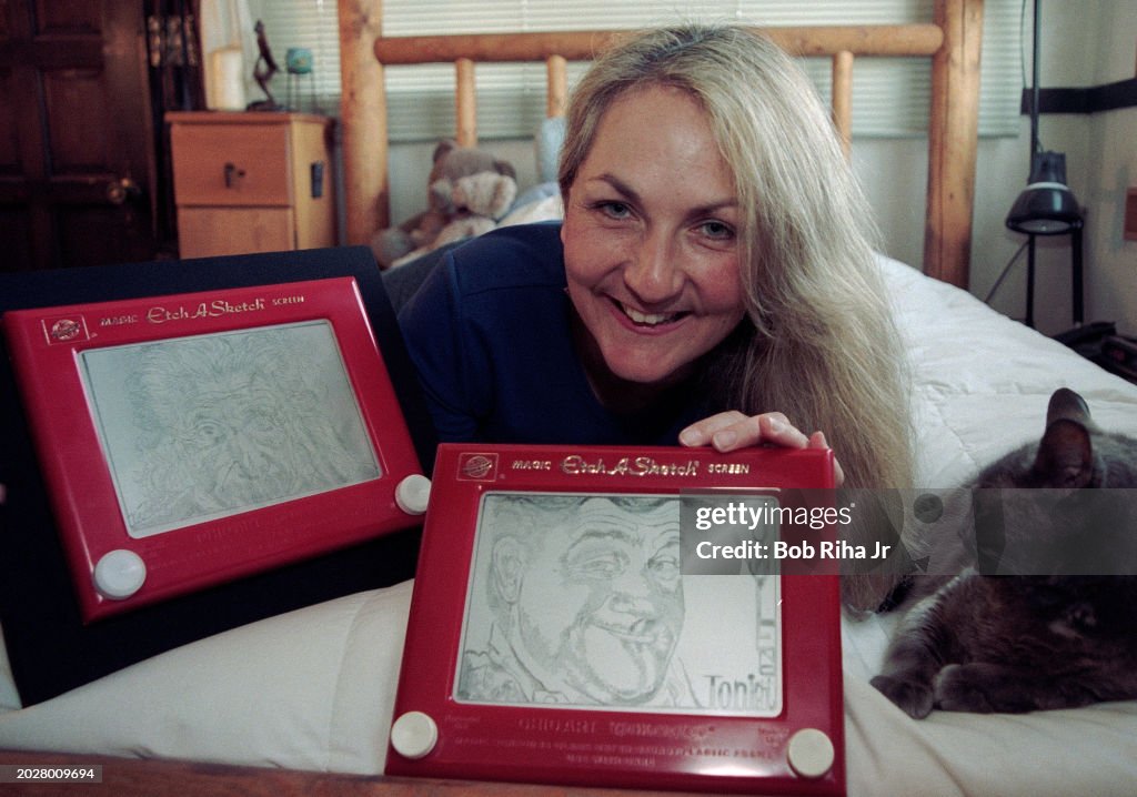 Etch A Sketch Artist Nicole Falzone