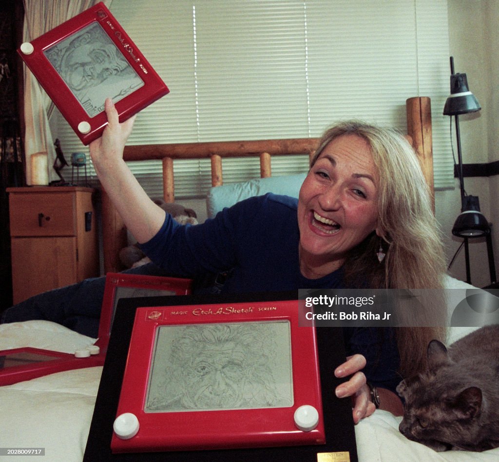 Etch A Sketch Artist Nicole Falzone