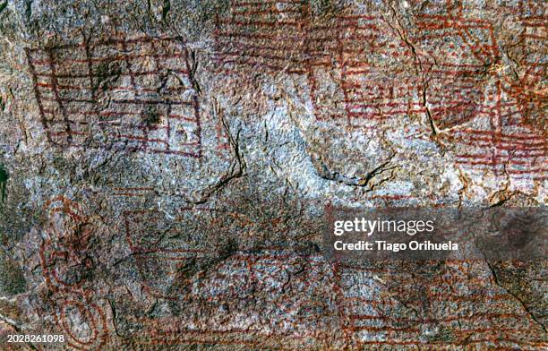 pedra pintada archaeological site, state of roraima - april 1, 2003 - laranja stockfoto's en -beelden