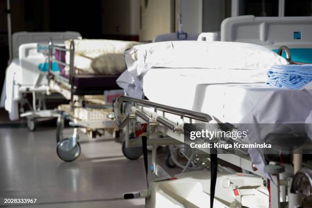 hospital beds - casualty stock pictures, royalty-free photos & images