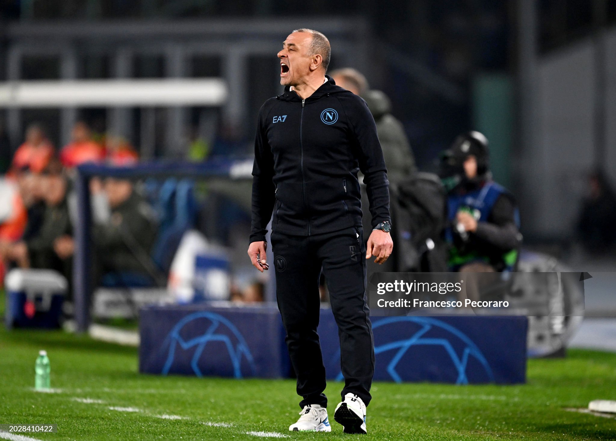 Napoli coach warns his stars after spicy substitutions