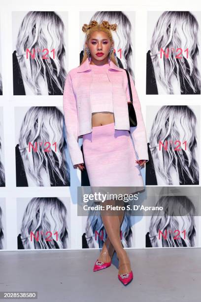 Guest attends the N°21 fashion show during the Milan Fashion Week Womenswear Fall/Winter 2024-2025 on February 21, 2024 in Milan, Italy.