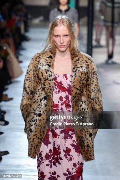 Model walks the runway at the N°21 fashion show during the Milan Fashion Week Womenswear Fall/Winter 2024-2025 on February 21, 2024 in Milan, Italy.