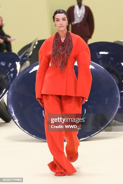 Model on the runway at Jil Sander RTW Fall 2024 as part of Milan Ready to Wear Fashion Week held on February 24, 2024 in Milan, Italy.