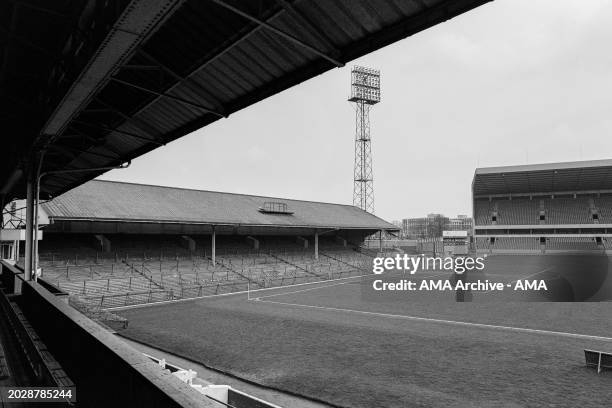 General internal view of stadium Wolverhampton Wanderers from in The North Bank terrace at Molineux Stadium terrace at 26 April 1986 in...