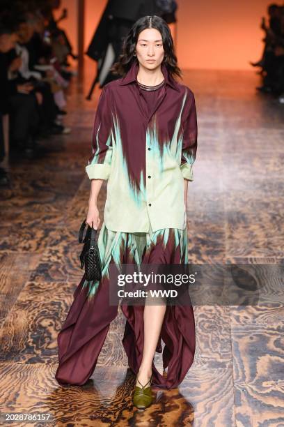 Model on the runway at Bottega Veneta RTW Fall 2024 as part of Milan Ready to Wear Fashion Week on February 24, 2024 in Milan, Italy.