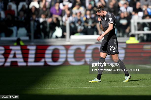 Juventus French midfielder Adrien Rabiot leaves the pitch injured during the Italian Serie A football match Juventus vs Frosinone on February 25,...