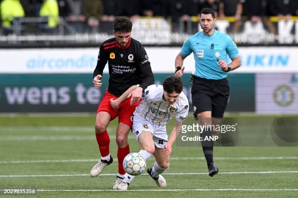 Troy Parrott of sbv Excelsior, Paxten Aaronson of Vitesse during the Dutch Eredivisie match between sbv Excelsior and Vitesse at the Van Donge & De...