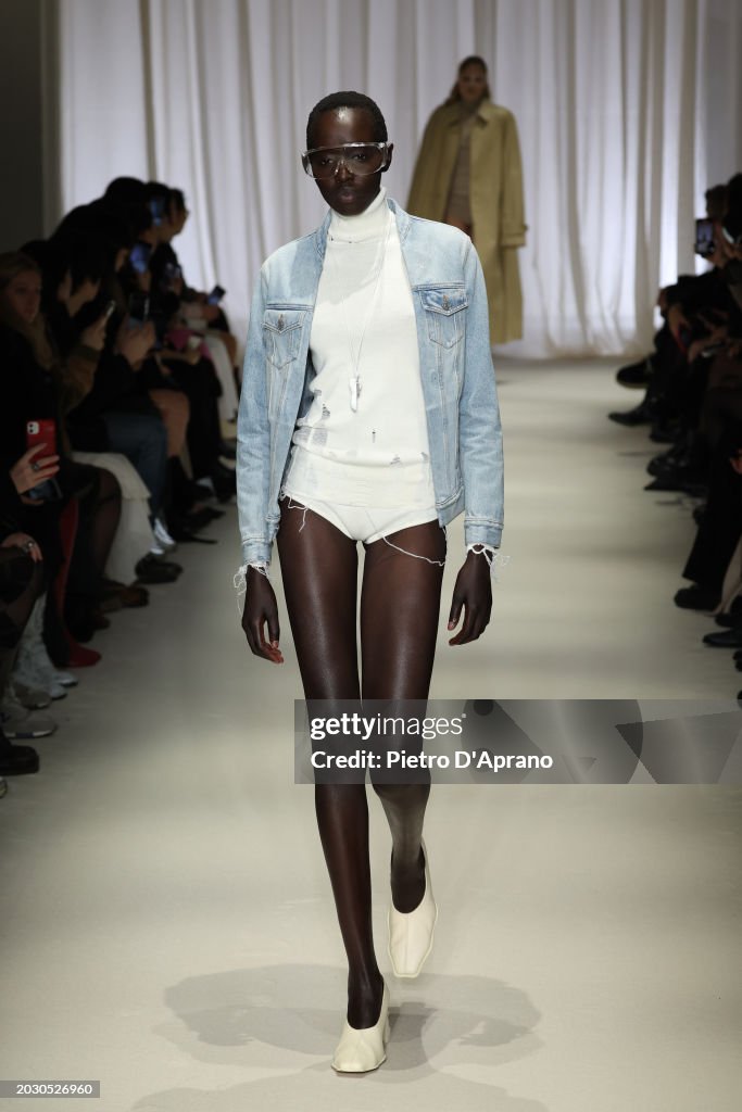 MM6 Maison Margiela - Runway - Milan Fashion Week - Womenswear Fall/Winter 2024-2025