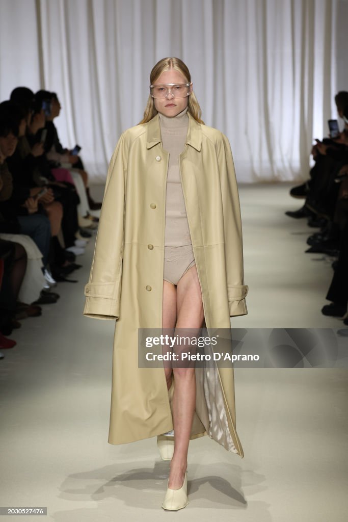 MM6 Maison Margiela - Runway - Milan Fashion Week - Womenswear Fall/Winter 2024-2025