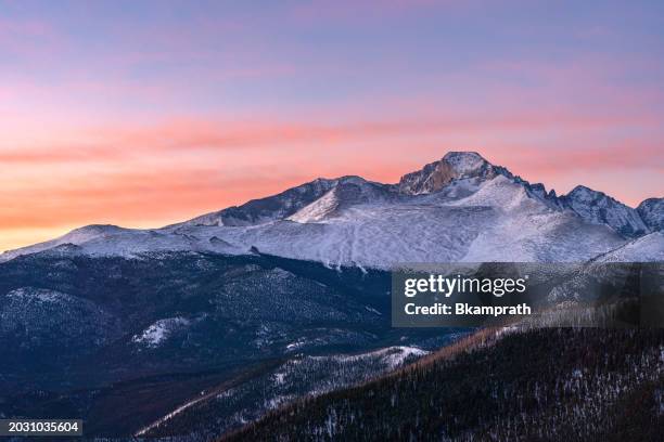 beautiful vibrant sunrise over the extreme winter terrain of rocky mountain national park near estes park, colorado usa - colorado stock pictures, royalty-free photos & images