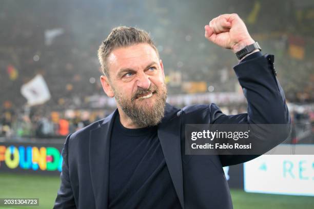 Roma coach Daniele De Rossi celebrates the victory after the UEFA Europa League 2023/24 knockout round play-offs second leg match between AS Roma and...