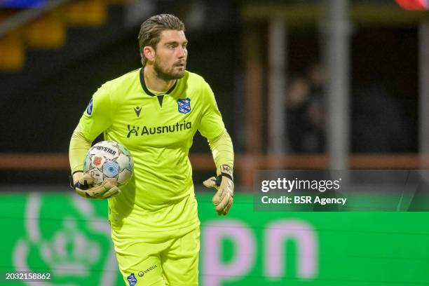 Mickey van der Hart of SC Heerenveen controls the ball during the Dutch Eredivisie match between FC Volendam and SC Heerenveen at Kras Stadion on...