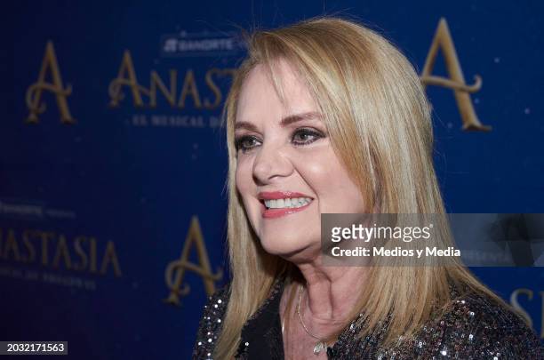 Erika Buenfil spekas on the red carpet for the play "Anastasia" at Teatro Telcel on February 22, 2024 in Mexico City, Mexico.