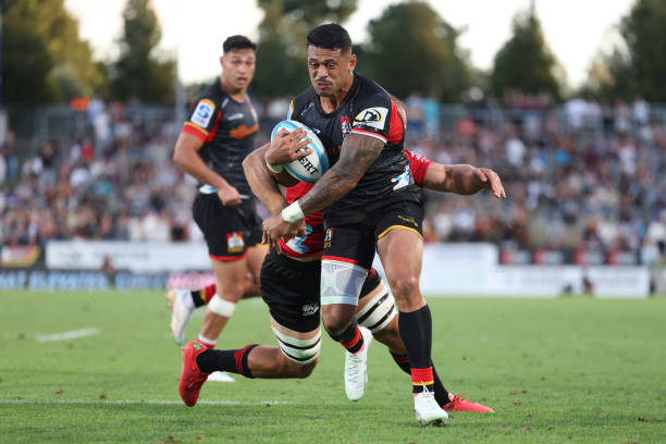 Etene Nanai-Seturo of the Chiefs runs in for a try during the round one Super Rugby Pacific match between the Chiefs and the Crusaders at FMG Stadium...
