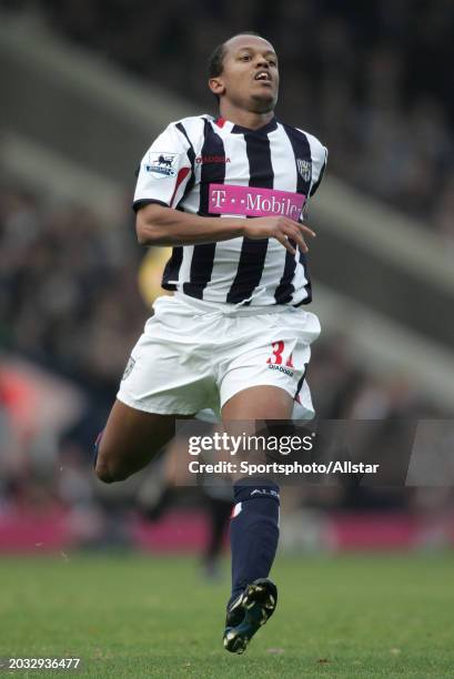 Robert Earnshaw of West Bromwich Albion running during the Premier League match between West Bromwich Albion and Chelsea at The Hawthorns on October...