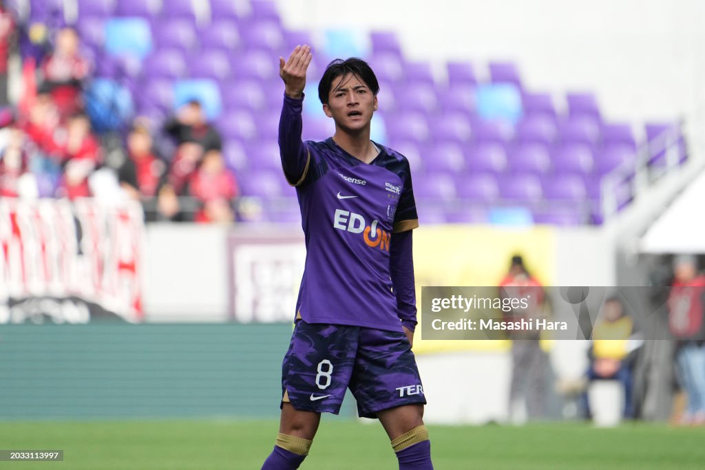 Sanfrecce Hiroshima v Urawa Red Diamonds - J.LEAGUE MEIJI YASUDA J1