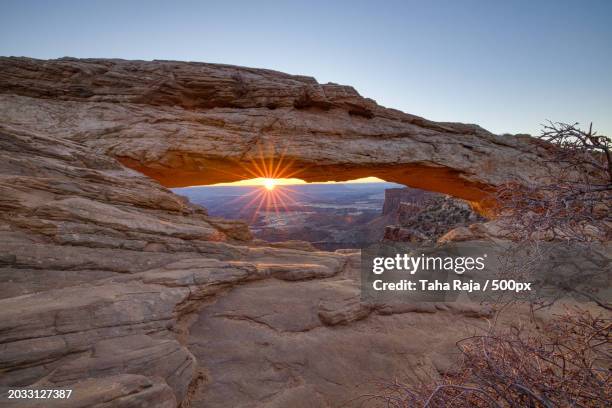 view of rock formations against sky,utah,united states,usa - substrato rochoso imagens e fotografias de stock