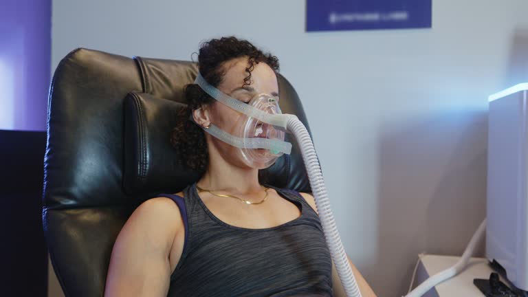 O2 Trainer Raining 82 Woman Oxygen Tank Stock Videos, Footage, & 4K Video Clips - Getty Images