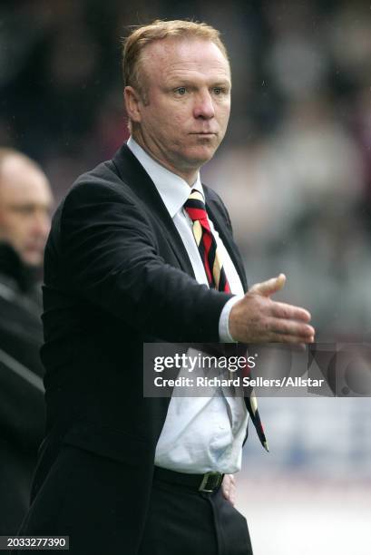 Alex Mcleish, Glasgow Rangers Manager pointing during the Scottish Premiership match between Motherwell and Glasgow Rangers at Fir Park on October...