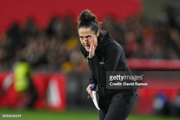 Montserrat Tome, Head Coach of Spain, gives the team instructions during the UEFA Women's Nations League 2024 semifinal match between Spain and...