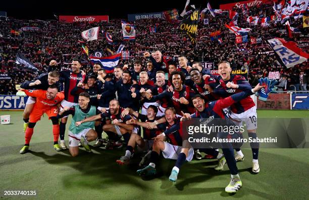 Players of Bologna FC celebrate following the team's victory in the Serie A TIM match between Bologna FC and Hellas Verona FC at Stadio Renato...