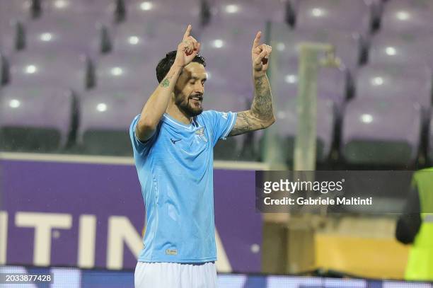 Lusi Alberto Romero Alconchel of SS Lazio celebrates after scoring a goal during the Serie A TIM match between ACF Fiorentina and SS Lazio at Stadio...