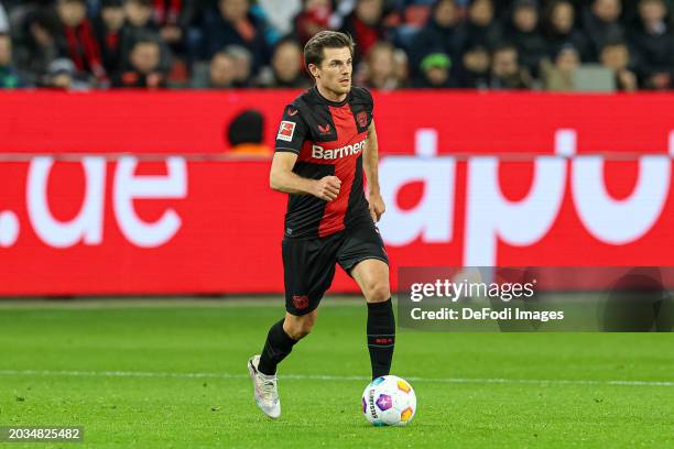 Jonas Hofmann of Bayer 04 Leverkusen controls the ball during the Bundesliga match between Bayer 04 Leverkusen and 1. FSV Mainz 05 at BayArena on...