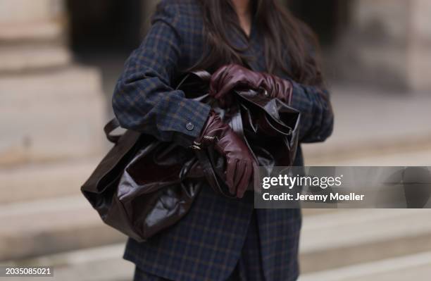 Jennifer Casimiro seen wearing Samsøe Samsøe navy blue / brown checked oversized suit blazer jacket, matching Samsøe Samsøe navy blue / brown checked...