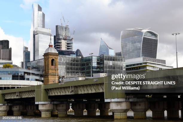 the ever changing london skyline - bankside stock pictures, royalty-free photos & images