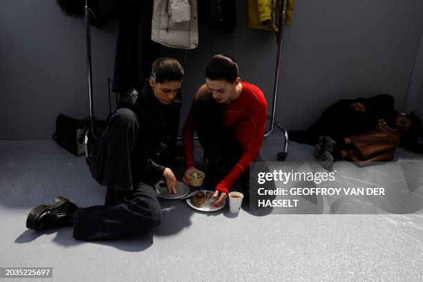 Getting Changed Backstage 159 Model Eating Backstage Stock Photos, High-Res Pictures, and Images ...