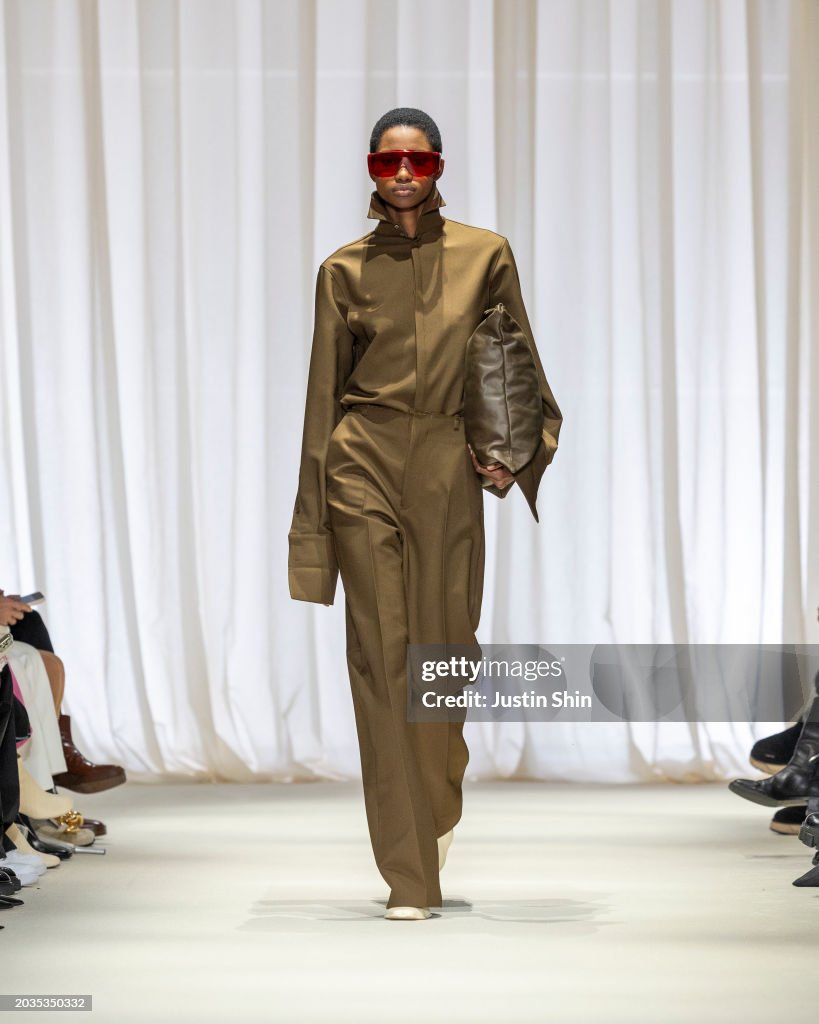 MM6 Maison Margiela - Runway - Milan Fashion Week - Womenswear Fall/Winter 2024-2025