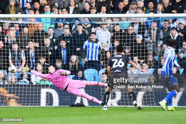 Ike Ugbo of Sheffield Wednesday scores to make it 1-0 during the Sky Bet Championship match between Sheffield Wednesday and Bristol City at...