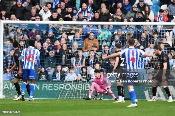 Ike Ugbo of Sheffield Wednesday scores to make it 2-1 during the Sky Bet Championship match between Sheffield Wednesday and Bristol City at...
