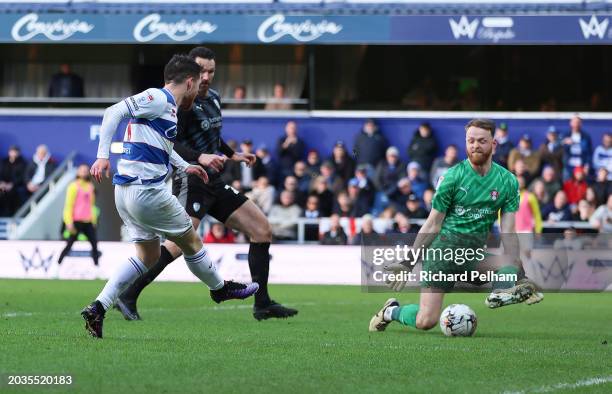 Paul Smyth of Queens Park Rangers scores his team's 1st goal during the Sky Bet Championship match between Queens Park Rangers and Rotherham United...