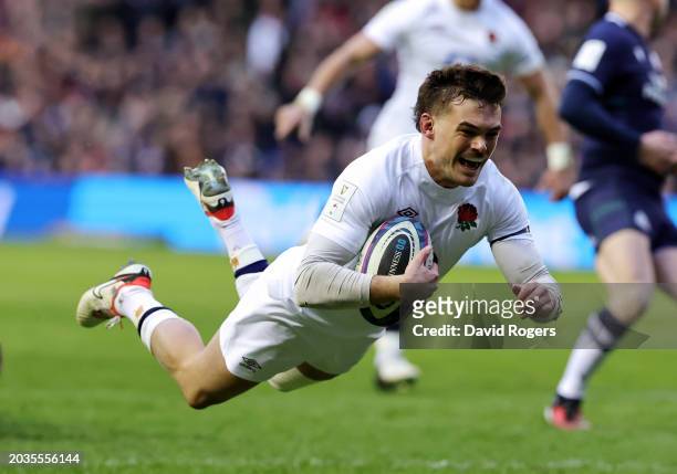 George Furbank of England scores his team's first try during the Guinness Six Nations 2024 match between Scotland and England at BT Murrayfield...