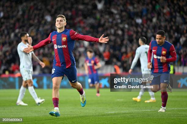 Fermin Lopez of FC Barcelona celebrates scoring his team's fourth goal during the LaLiga EA Sports match between FC Barcelona and Getafe CF at Estadi...