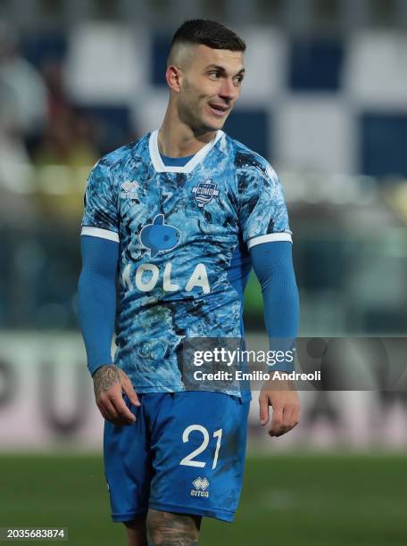 Gabriel Strefezza of Como 1907 looks on during the Serie B match between Como 1907 and Parma Calcio at Stadio Giuseppe Sinigaglia on February 24,...