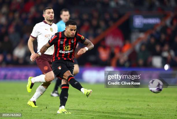 Justin Kluivert of AFC Bournemouth takes a shot during the Premier League match between AFC Bournemouth and Manchester City at the Vitality Stadium...