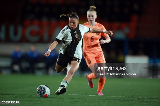 Kealyn Thomas of the Netherlands and Estrella Merino Gonzalez of Germany fight for the ball during the U19 Women's Netherlands v U19 Women's Germany...