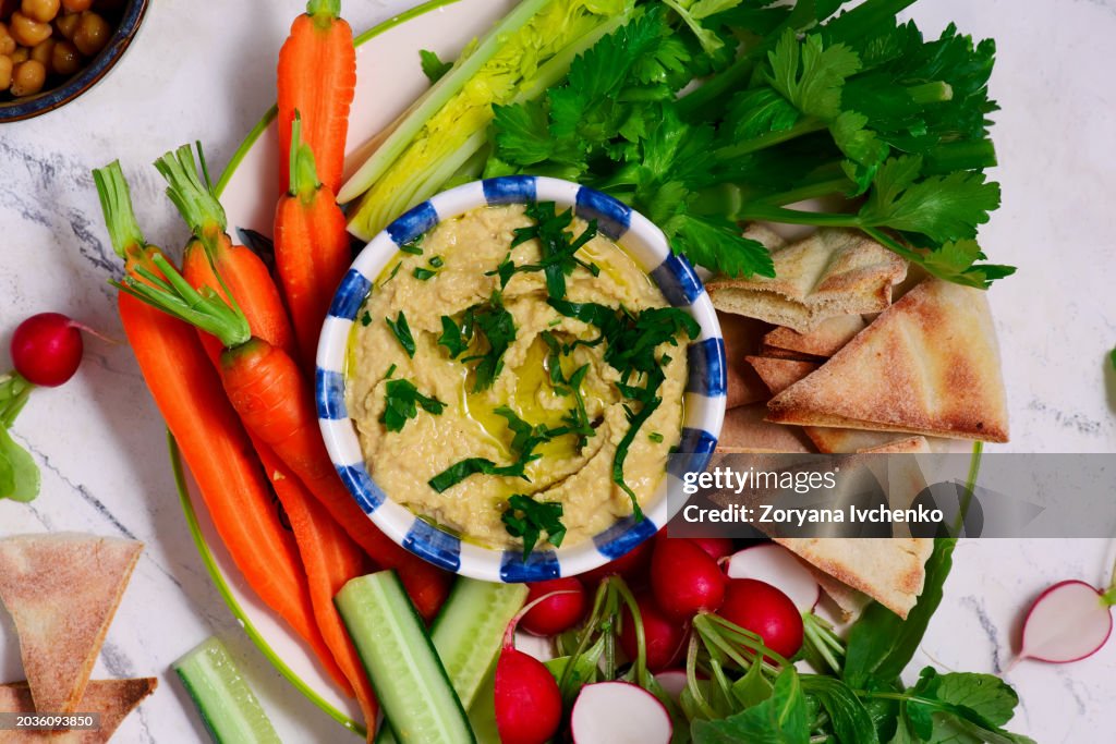 Hummus with fresh crispy vegetables