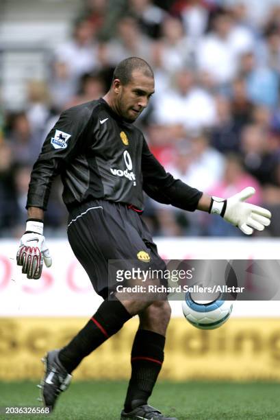 Tim Howard of Manchester United on the ball during the Premier League match between Bolton Wanderers and Manchester United at Reebok Stadium on...
