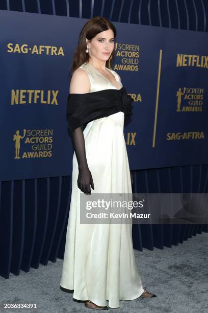 Kathryn Hahn attends the 30th Annual Screen Actors Guild Awards at Shrine Auditorium and Expo Hall on February 24, 2024 in Los Angeles, California.