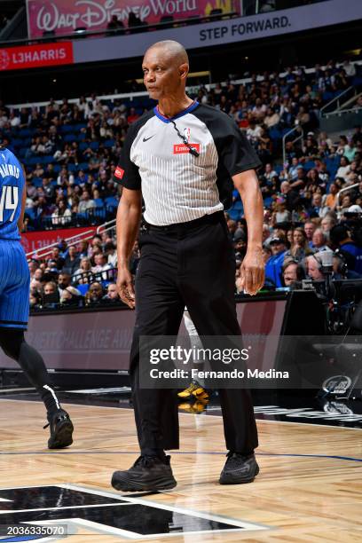 Mike Mathis Referee 8,267 Michael Smith Basketball Photos & High Res Pictures - Getty Images