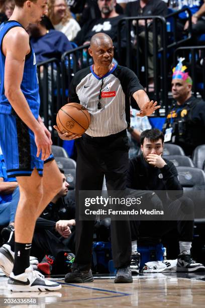 Mike Mathis Referee 8,266 Michael Smith Basketball Photos & High Res Pictures - Getty Images