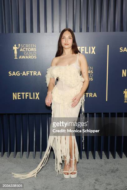 Maddie Ziegler attends the 30th Annual Screen Actors Guild Awards at Shrine Auditorium and Expo Hall on February 24, 2024 in Los Angeles, California.